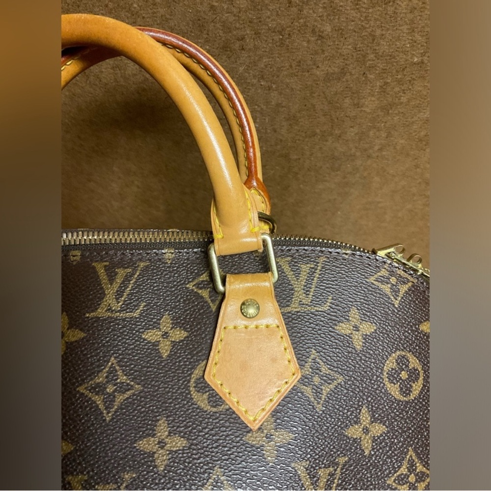 ✅AUTHENTIC VINTAGE LOUIS VUITTON ALMA MM
*FREE LV LOCK* - Picture 10 of 14
